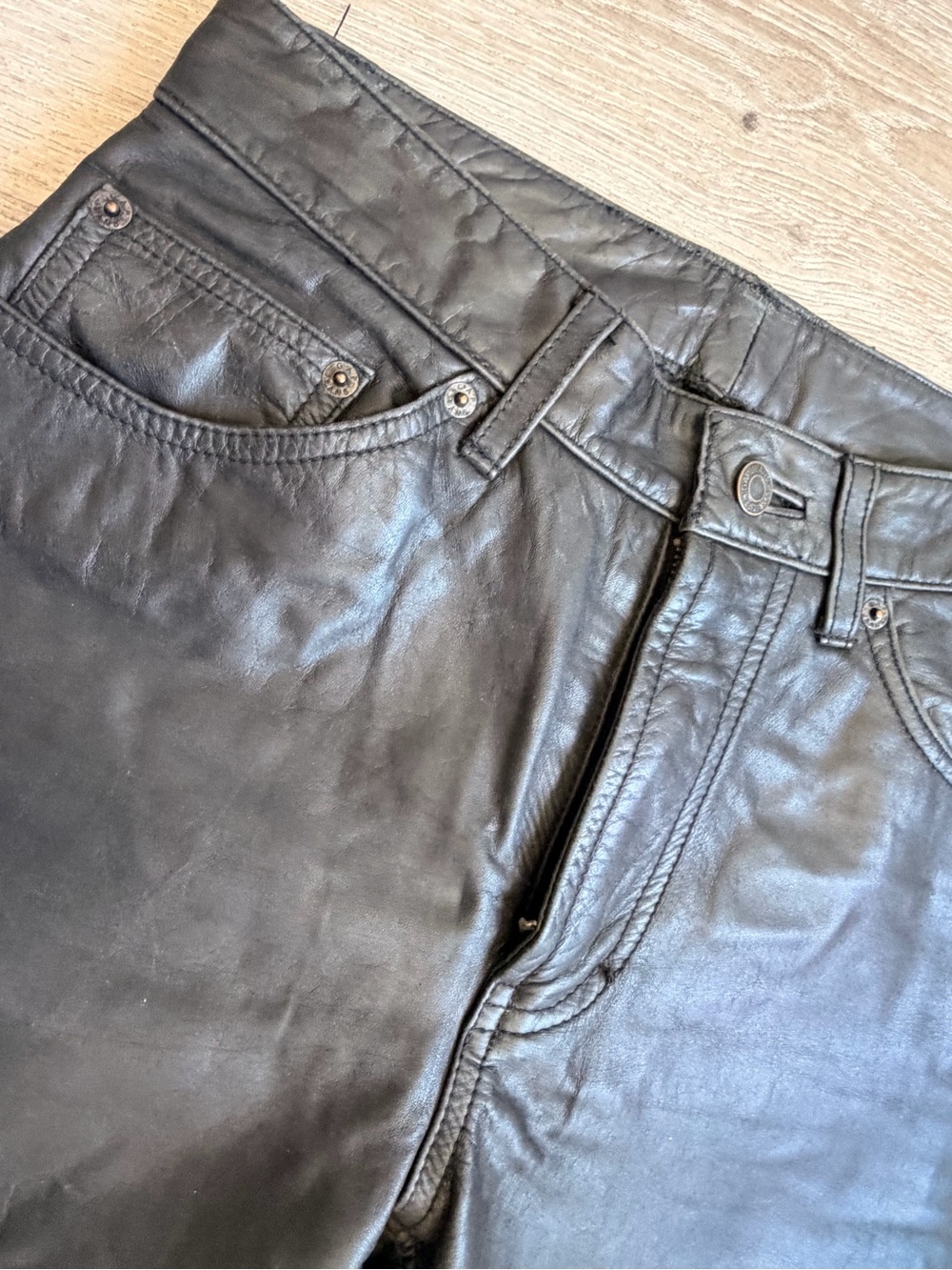 Genuine Leather Gap straight leg pants. Size 25